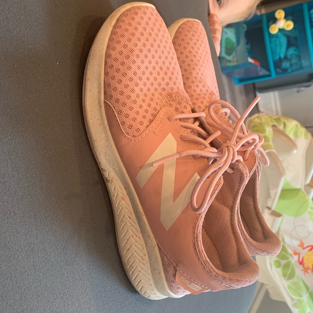 New balance shoes white pink comfortable